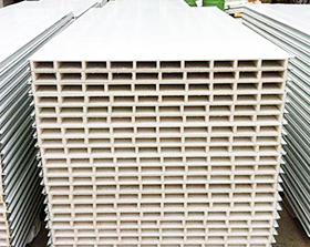 醫(yī)療行業(yè)為何青睞機(jī)制凈化板？其獨(dú)特優(yōu)勢(shì)何在？