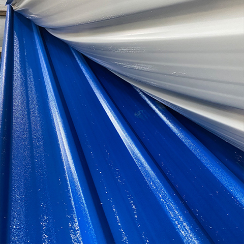 樹(shù)脂瓦對(duì)屋頂?shù)呐潘O(shè)計(jì)有什么具體要求？