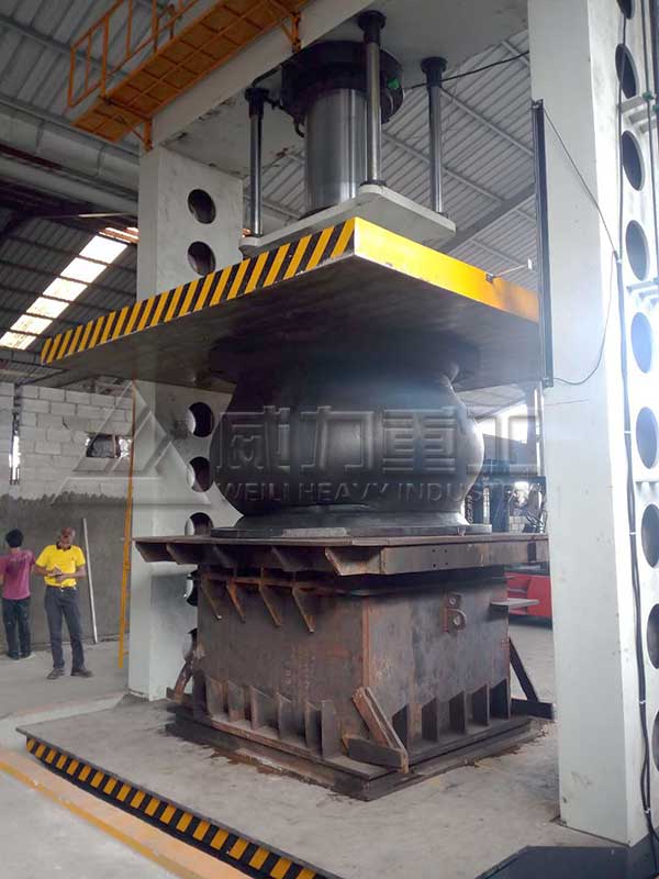 1000噸框架式龍門液壓機