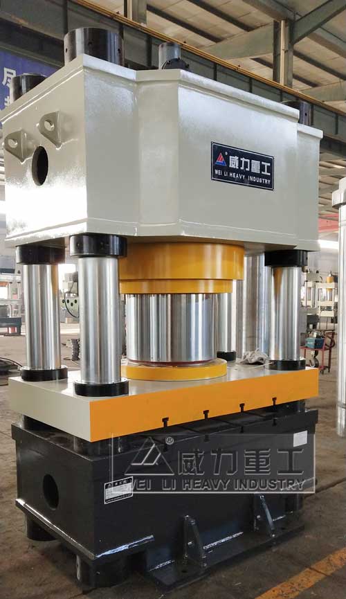 800噸四柱油壓機(jī)圖片