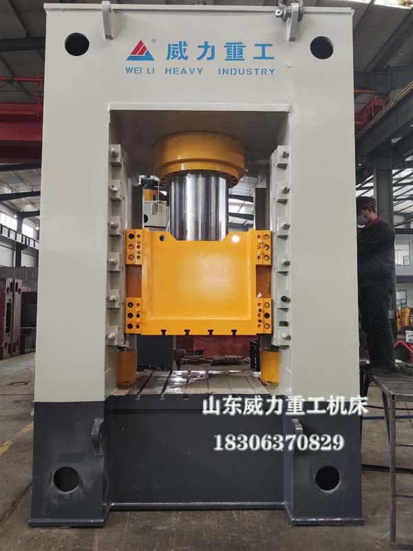 800噸框架式油壓機(jī)圖片